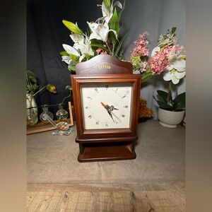 wood vintage key holder and letter holder clock. Can hang on wall as well